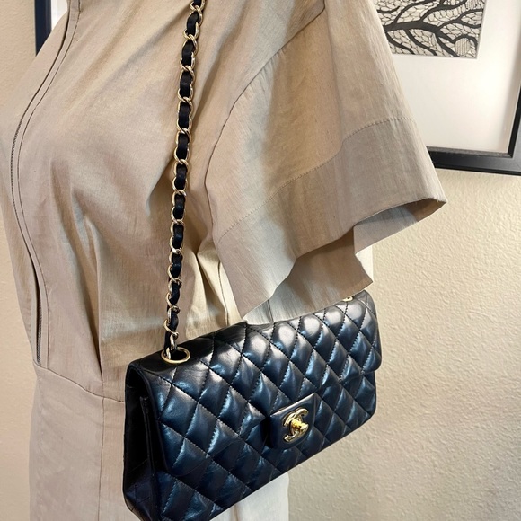 ❌SOLD❌💯Authentic Chanel East West Flap Bag - Picture 11 of 13